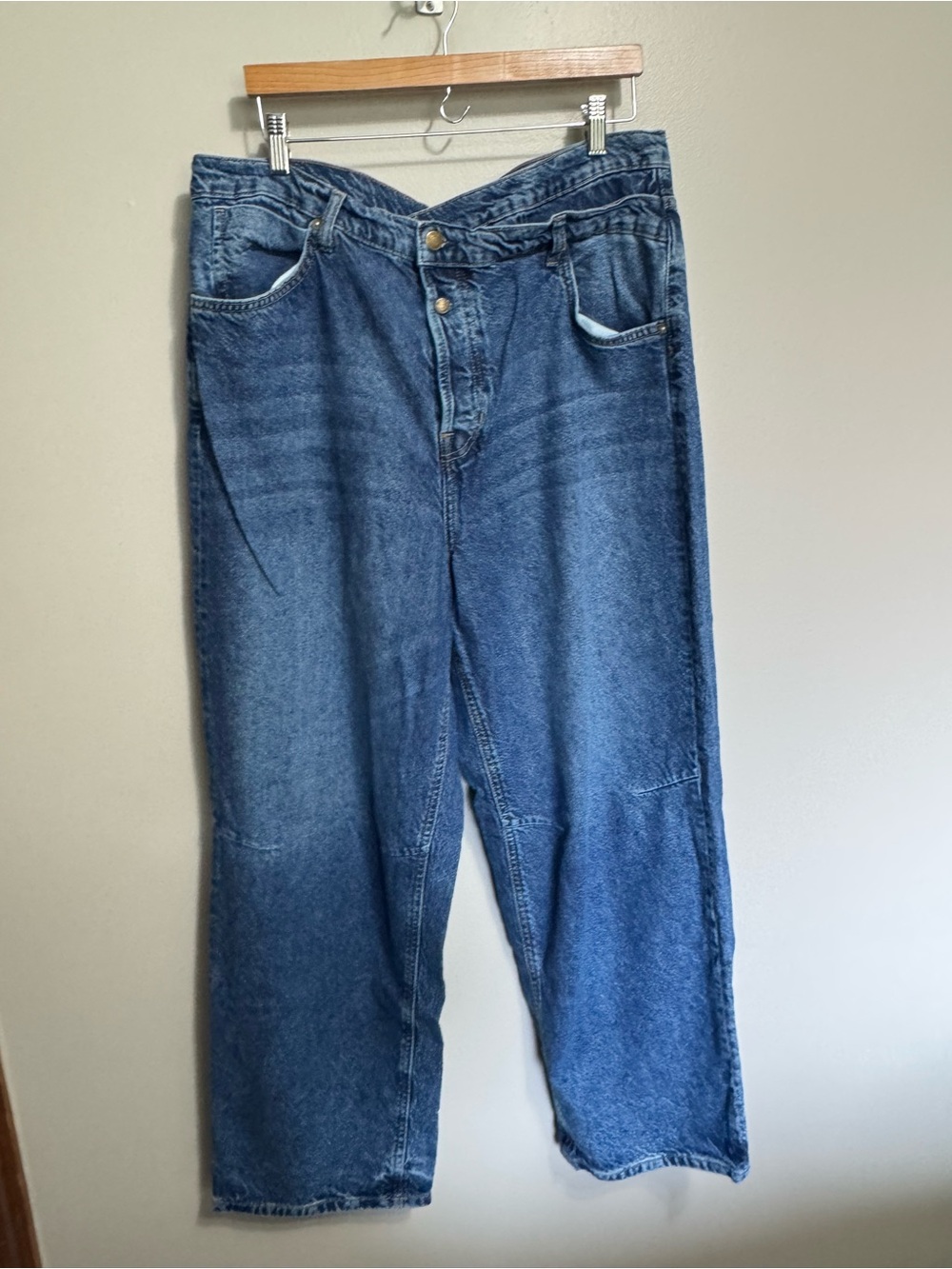 We The Free Crossroads Relaxed Fit Women’s Blue Denim Jeans